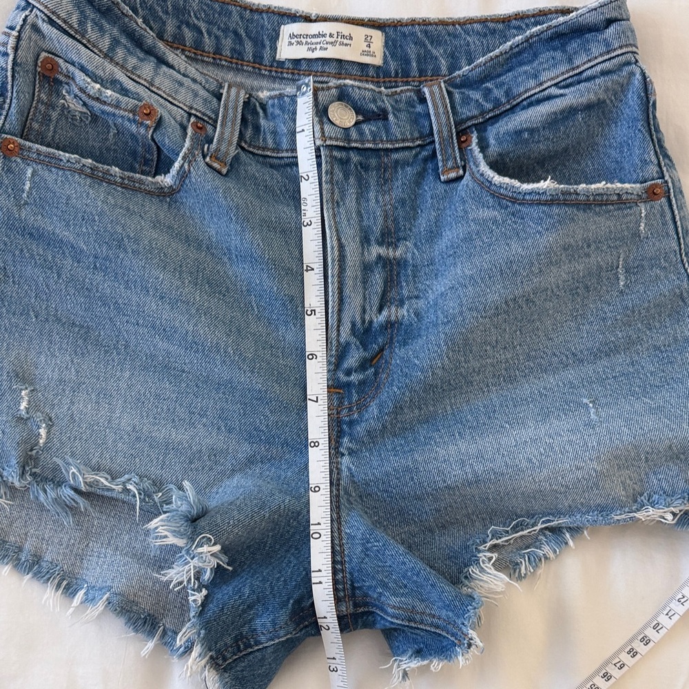Abercrombie & Fitch 90s Relaxed Cutoff High Rise Denim Jean Shorts - Picture 7 of 8